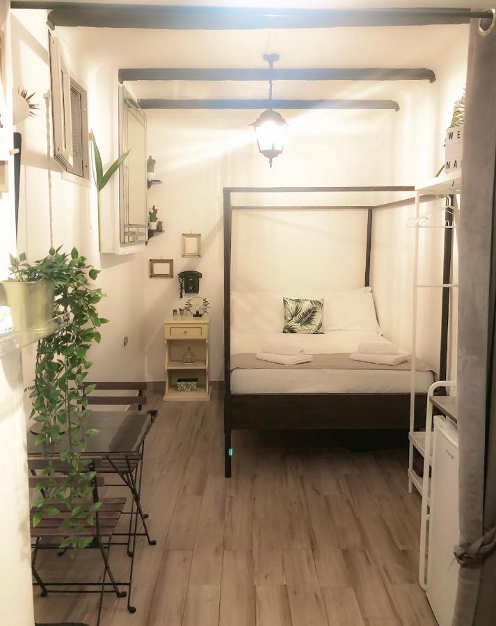 Jungle 13 - Room And Apartments Naples Extérieur photo