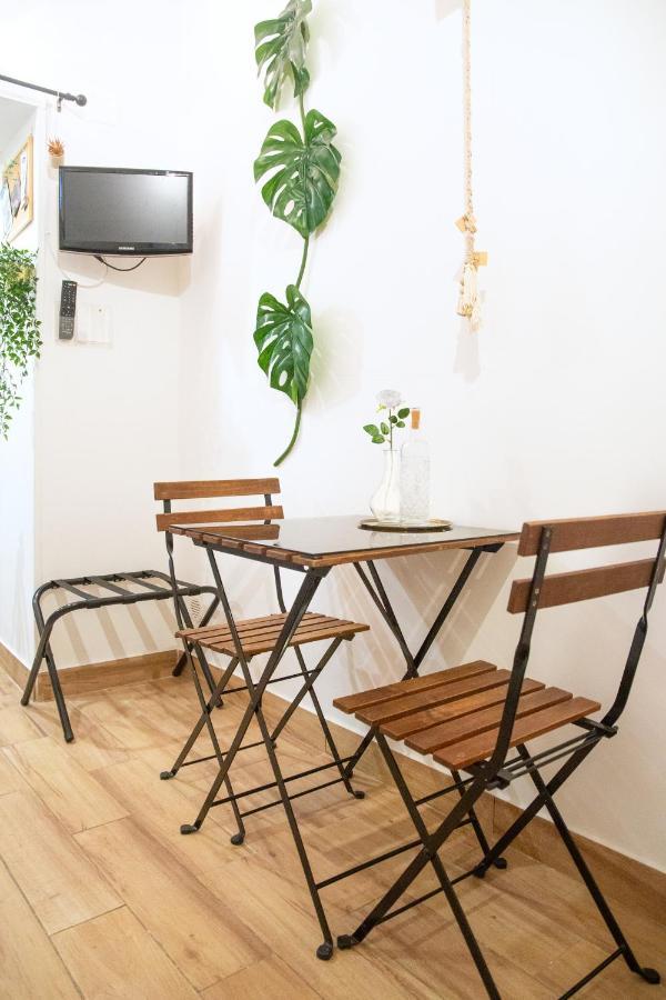 Jungle 13 - Room And Apartments Naples Extérieur photo